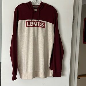 Levi’s Women’s Burgundy and Cream Long Sleeved Hoodie